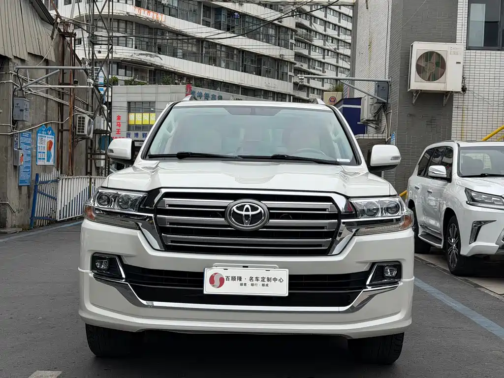 Toyota Land Cruiser 2018 — фото 2