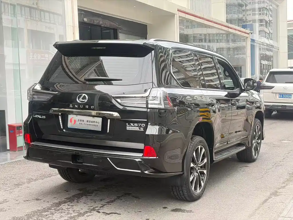 Lexus LX 2022 — фото 12