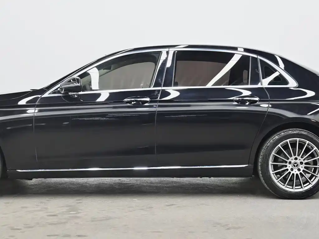 Mercedes-Benz E-Class 2023 — фото 22