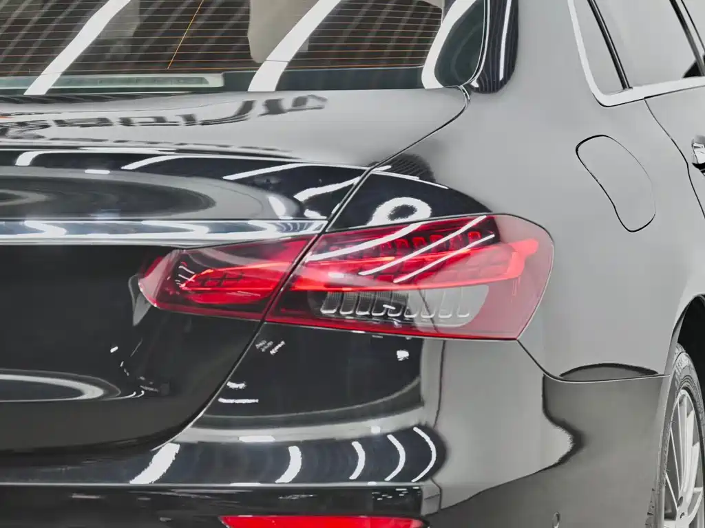 Mercedes-Benz E-Class 2023 — фото 4
