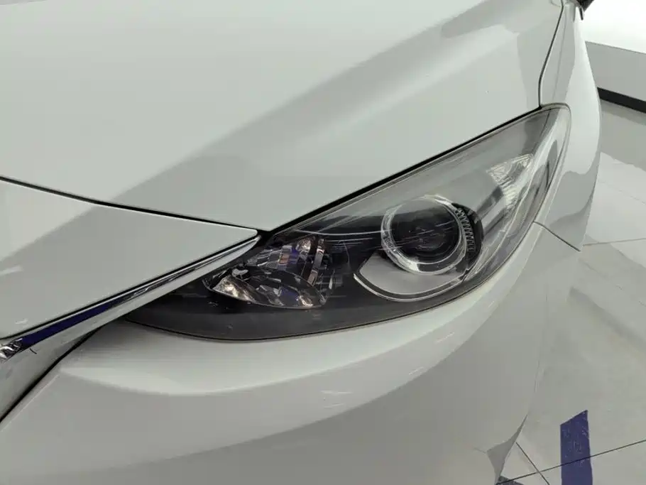 Mazda 3 Axela 2016