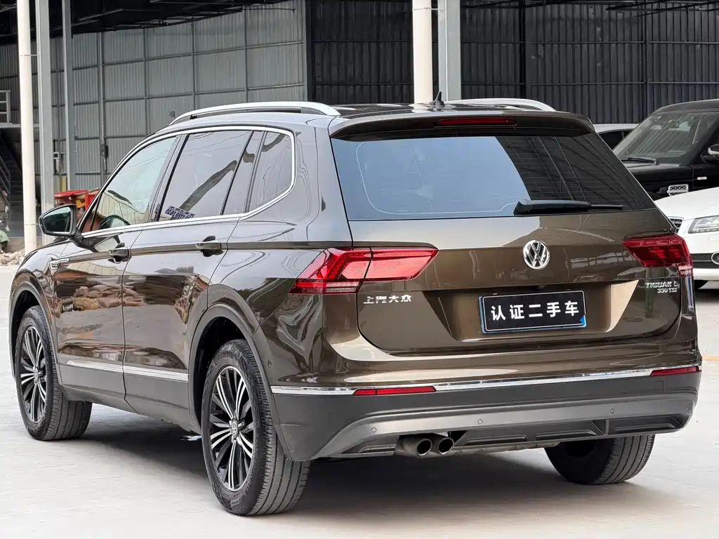 Volkswagen Tiguan L 2017 — фото 6