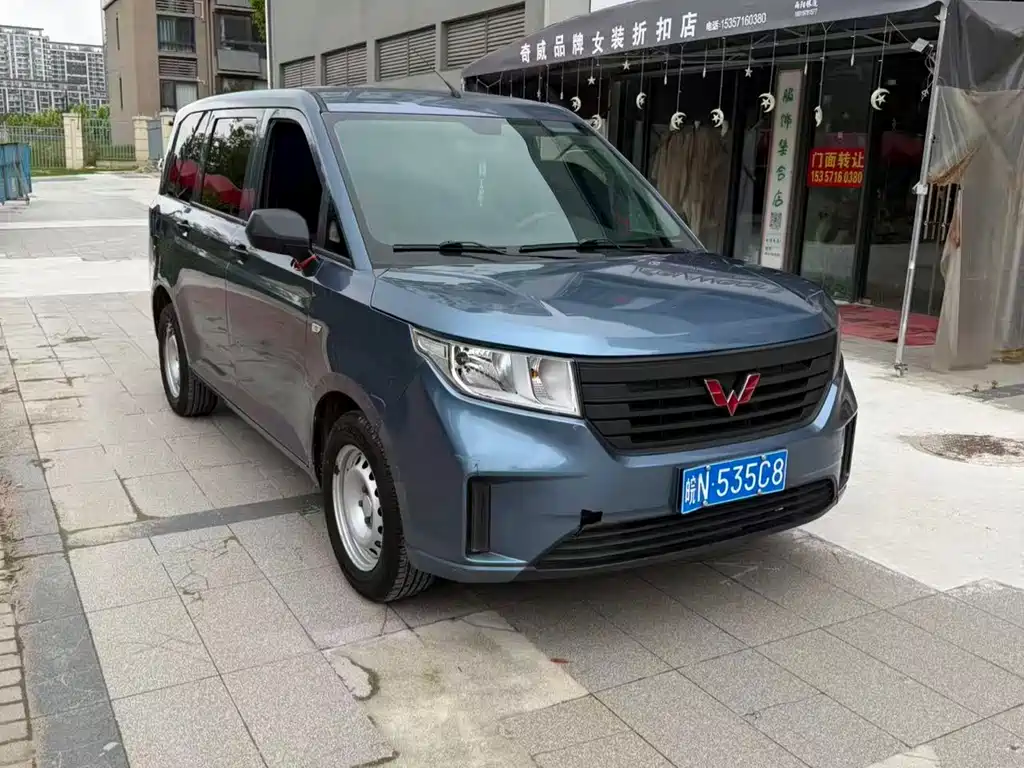 Wuling Hongguang PLUS 2023 — фото 3
