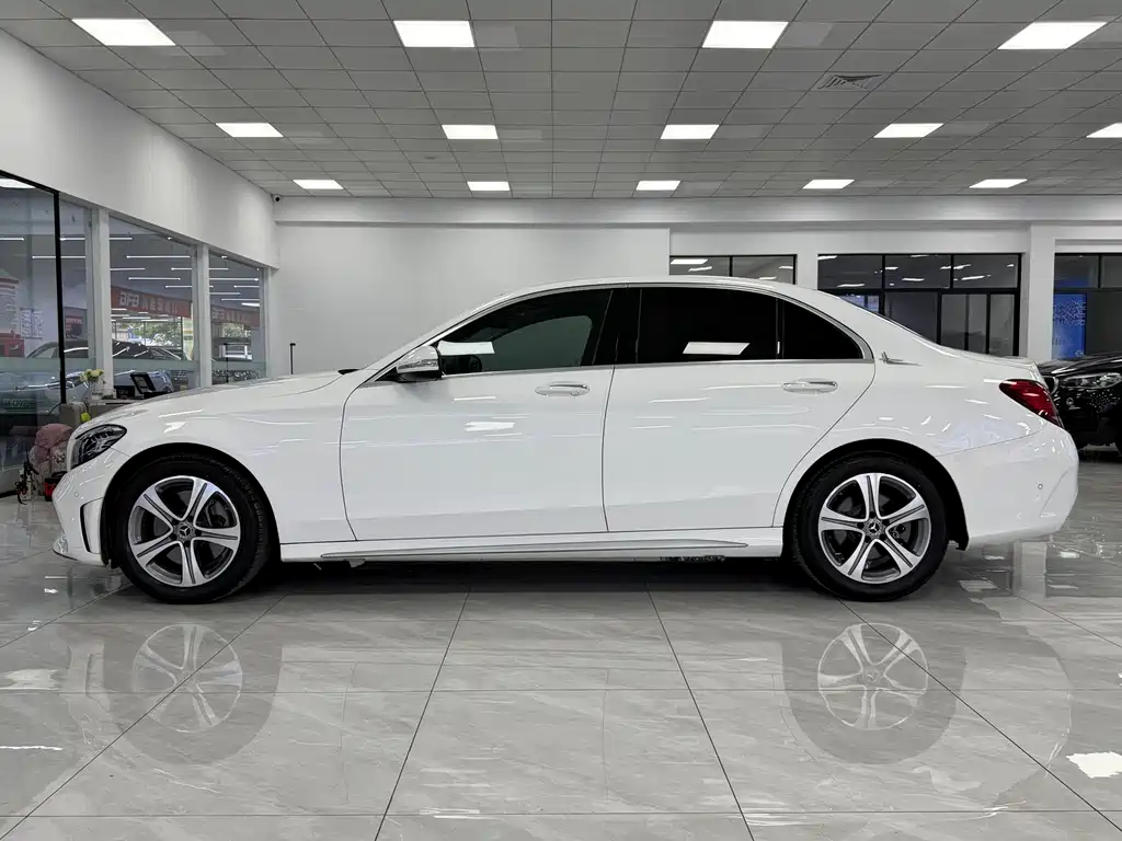 Mercedes-Benz C-Class 2020 — фото 4