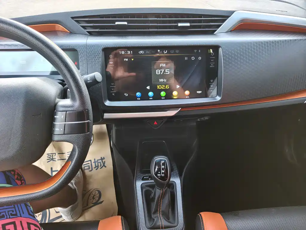 Geely Vision X1 2018 — фото 10