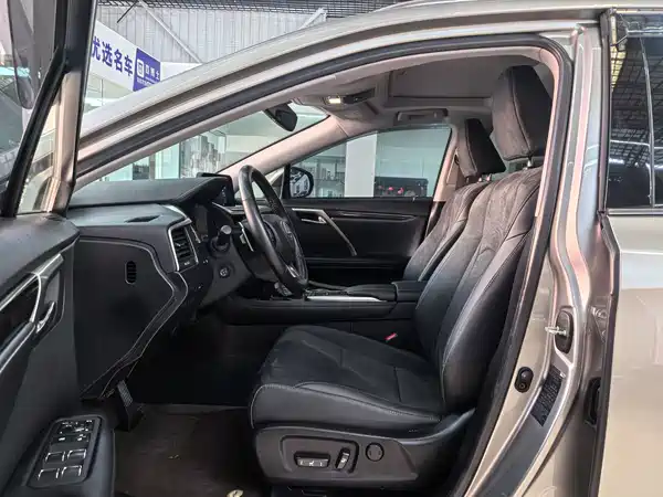 Lexus RX 2022