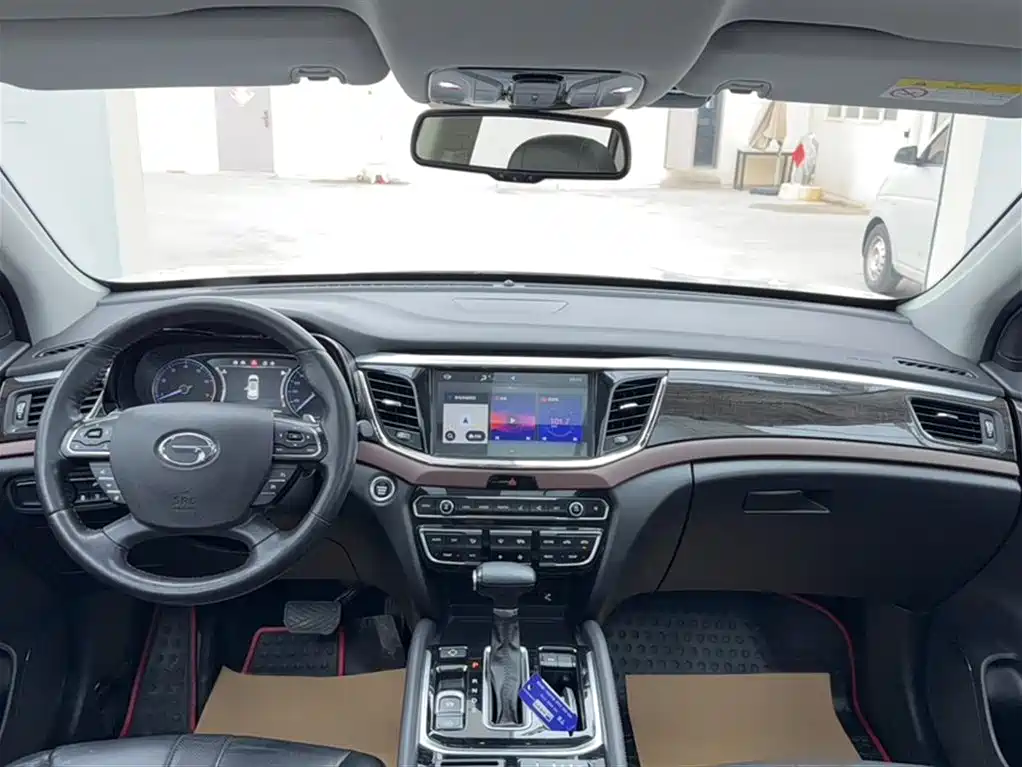 GAC Motor Trumpchi GS8 2017 — фото 13