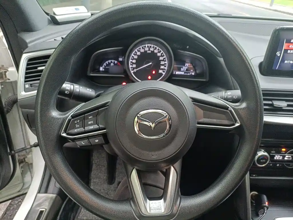 Mazda CX-4 2017 — фото 3