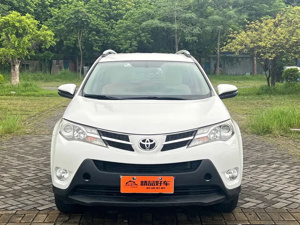 Toyota RAV4 2015 — фото 2