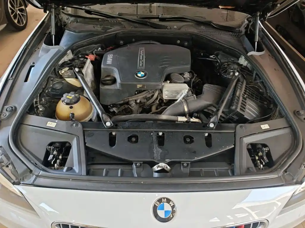 BMW 5 Series 2014 — фото 20