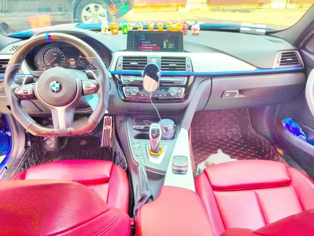 BMW 3 Series 2018 — фото 13