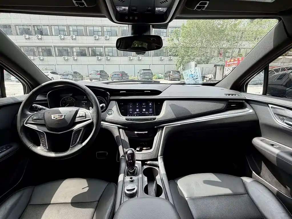 Cadillac XT5 2023 — фото 16