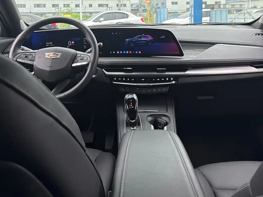 Cadillac XT4 2025 — фото 10
