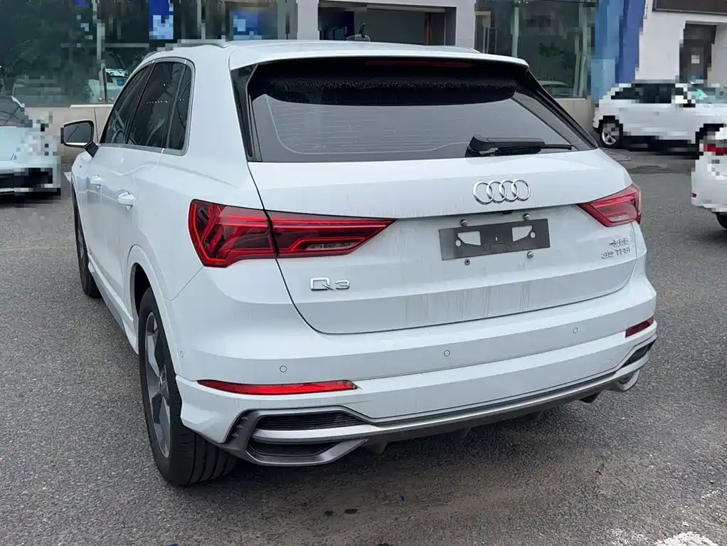 Audi Q3 2023 — фото 12