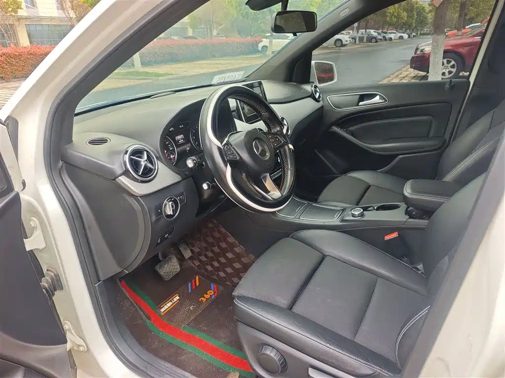 Mercedes-Benz B-Class 2016 — фото 13