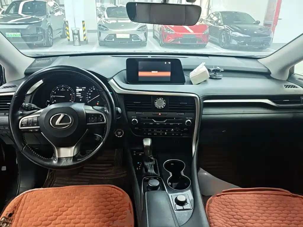 Lexus RX 2018 — фото 10