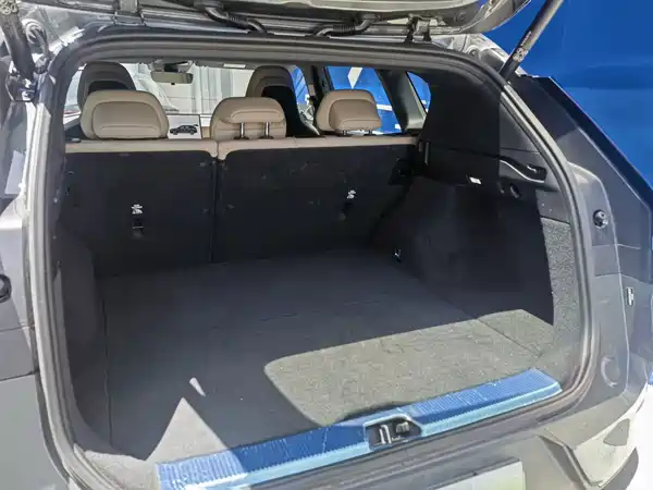 Volvo XC70 Plug-In Hybrid 2025