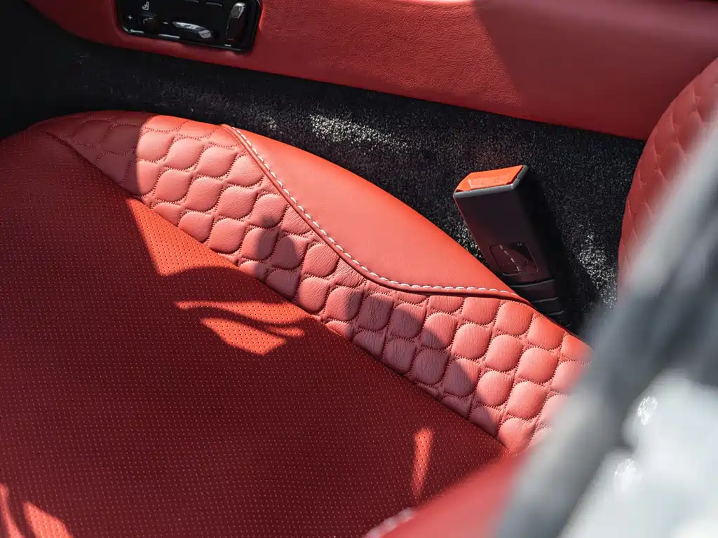 Aston Martin Vanquish 2013 — фото 14