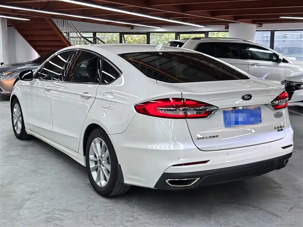 Ford Mondeo 2019 — фото 20