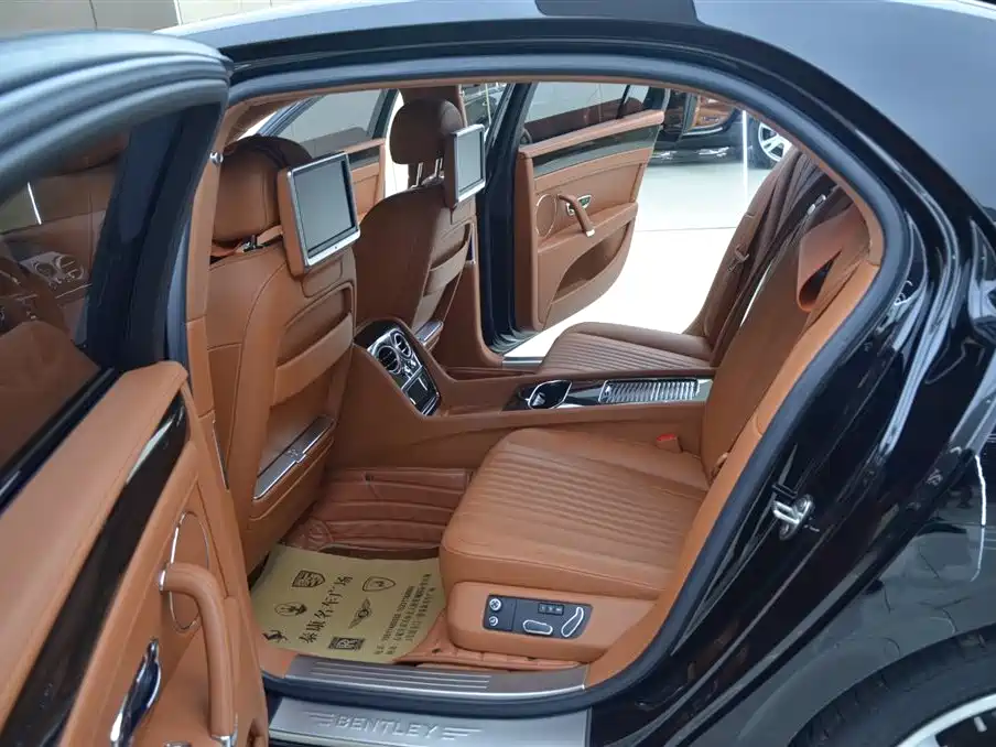 Bentley Flying Spur 2017 — фото 5