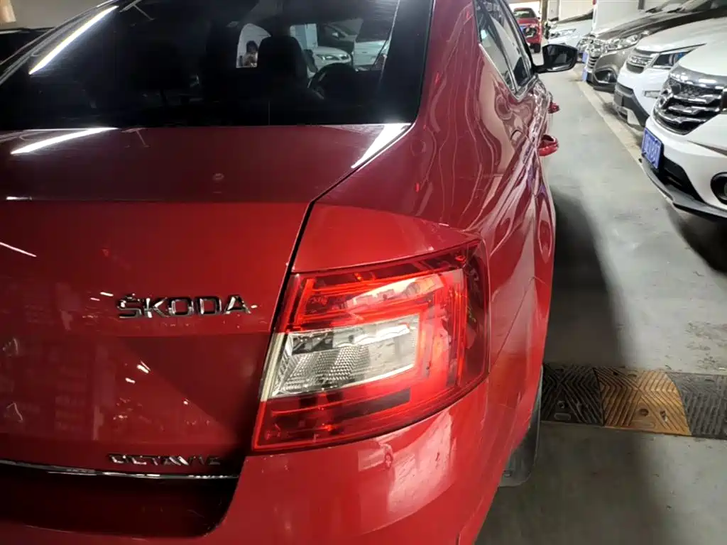 Skoda Octavia 2015 — фото 7