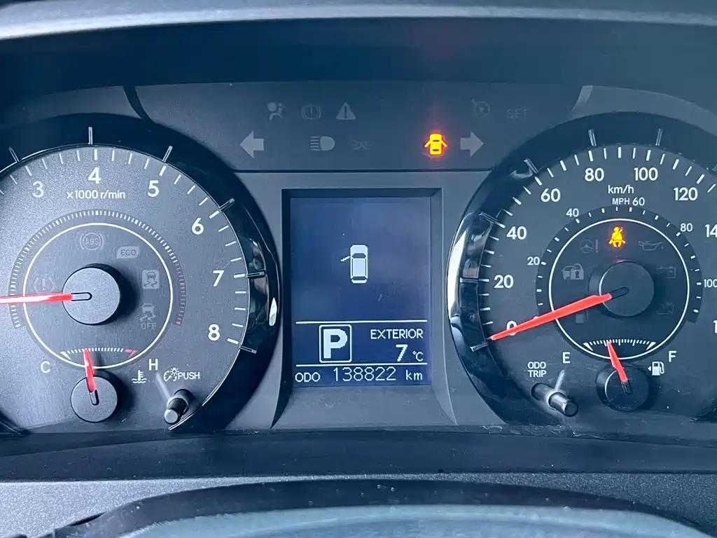 Toyota Sienna 2017 — фото 14