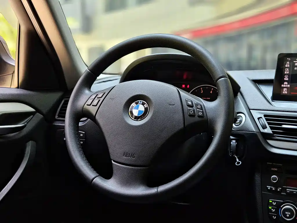 BMW X1 2012 — фото 17