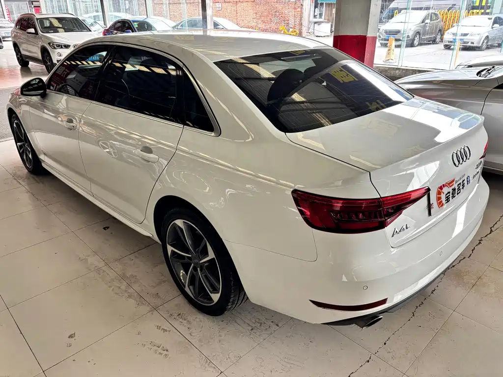 Audi A4L 2017 — фото 14