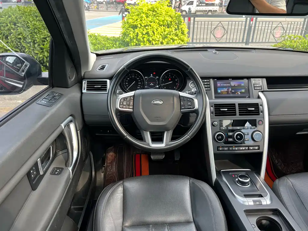 Land Rover Discovery Sport 2017 — фото 11