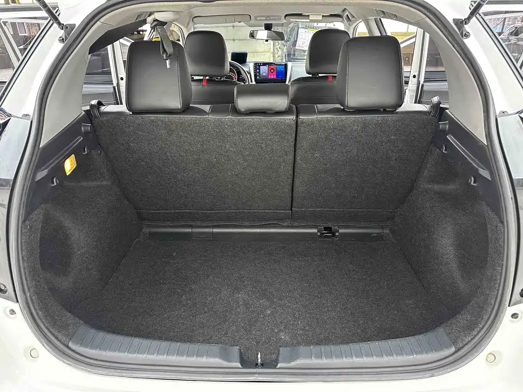 Toyota Yaris L 2022 — фото 25