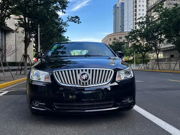 Buick LaCrosse 2011