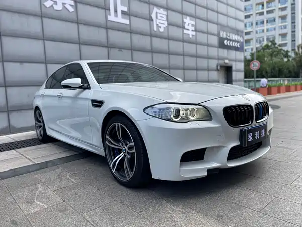 BMW M5 2012