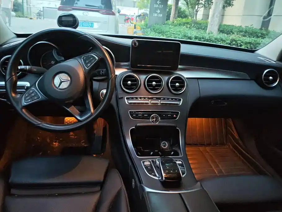 Mercedes-Benz C-Class 2017 — фото 12
