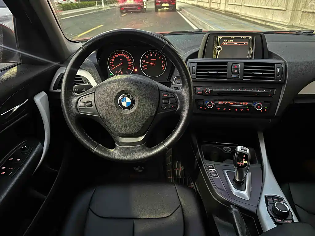 BMW 1 Series 2012 — фото 9