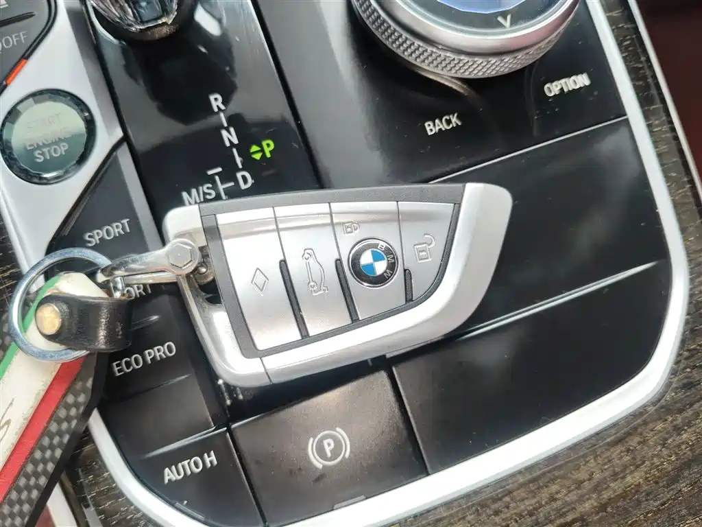 BMW 3 Series 2021 — фото 17