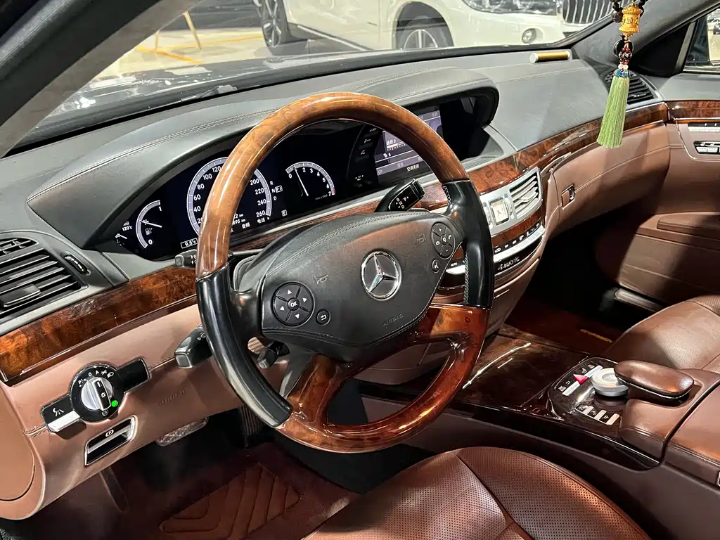 Mercedes-Benz S-Class 2011 — фото 13