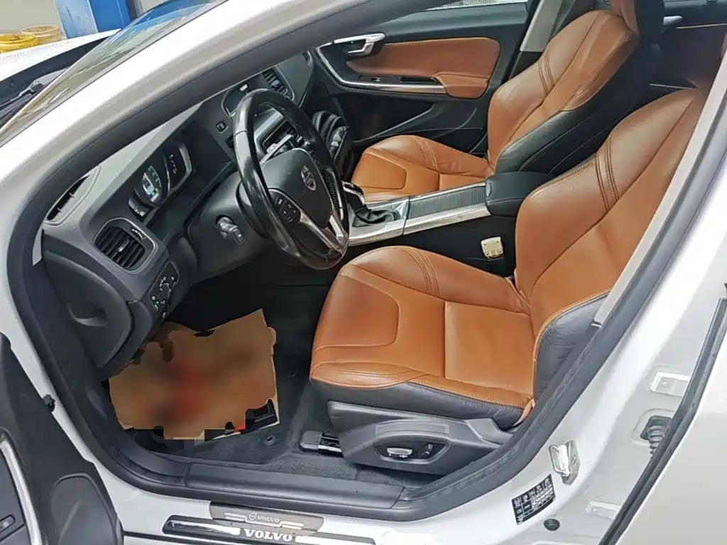 Volvo S60 2016 — фото 15