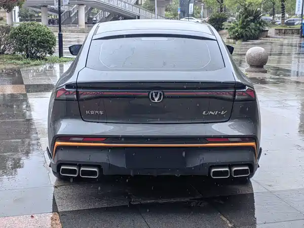 Changan UNI-V 2024
