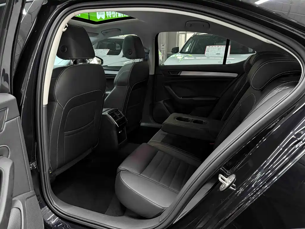 Skoda Superb 2022 — фото 14