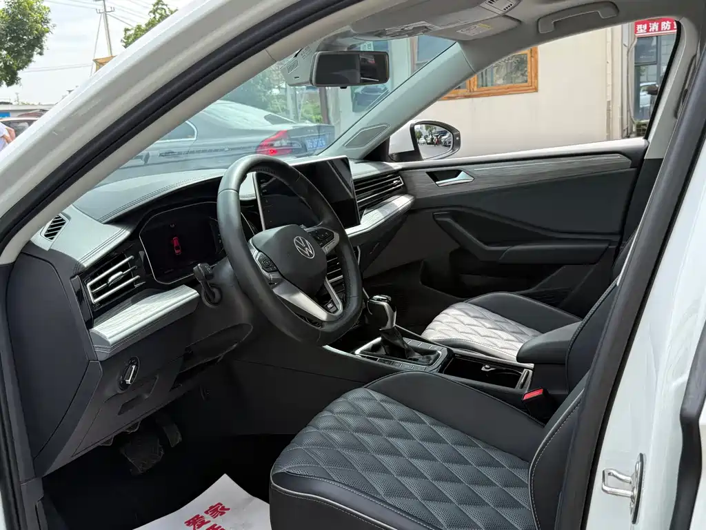 Volkswagen Sagitar 2024