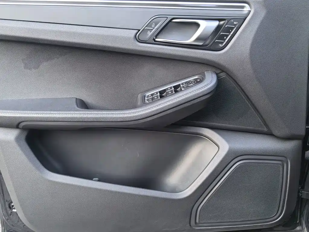 Porsche Macan 2019 — фото 14