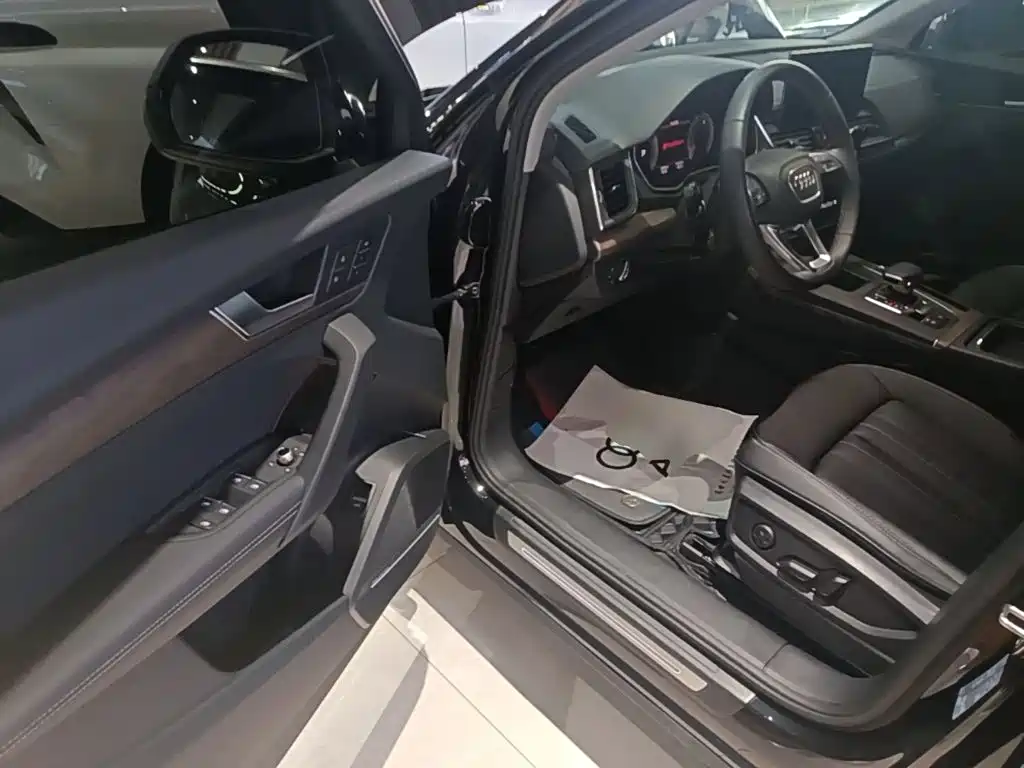 Audi Q5L 2022 — фото 16