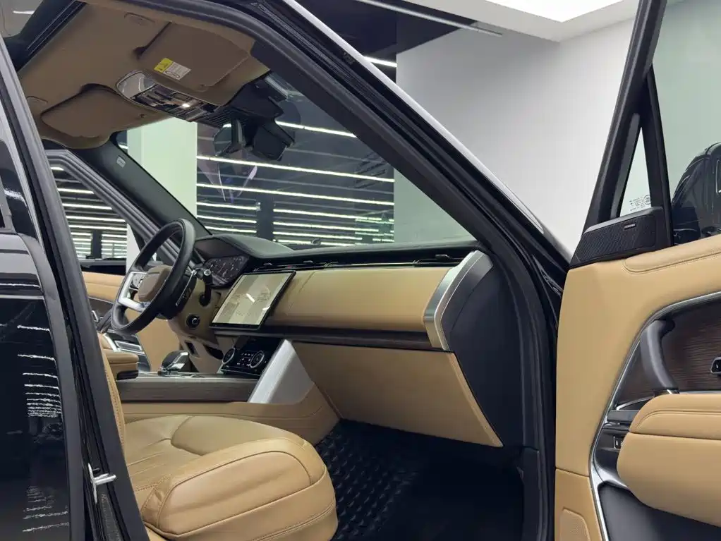 Land Rover Range Rover 2023 — фото 10
