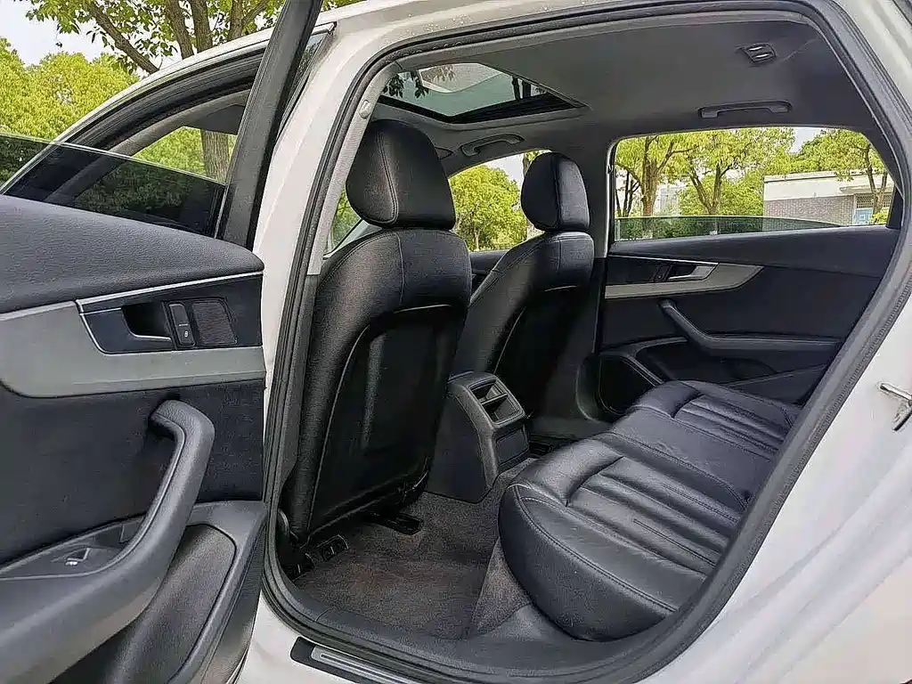 Audi A4L 2017