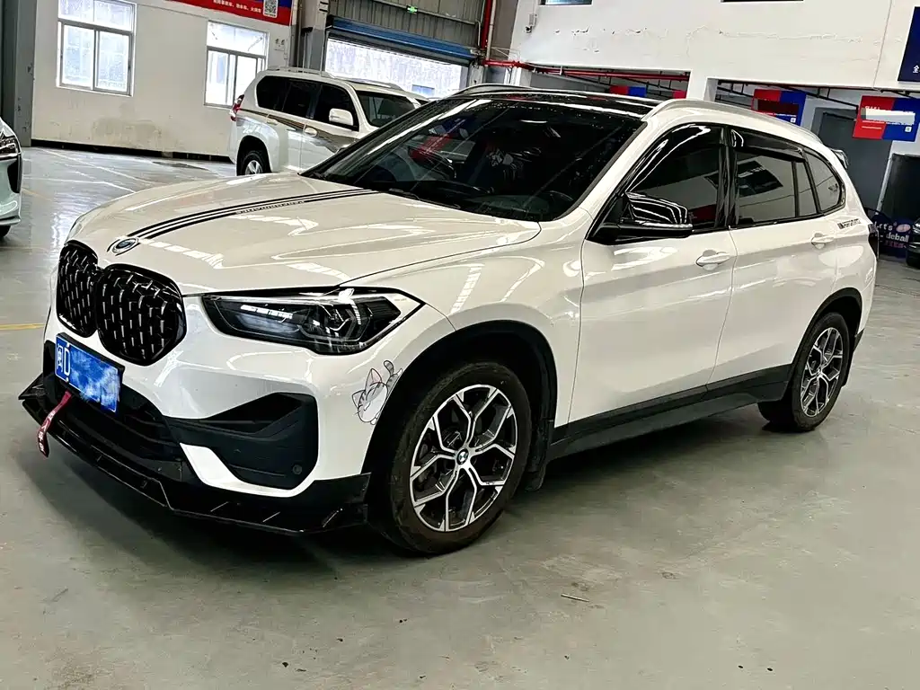 BMW X1 2023 — фото 1