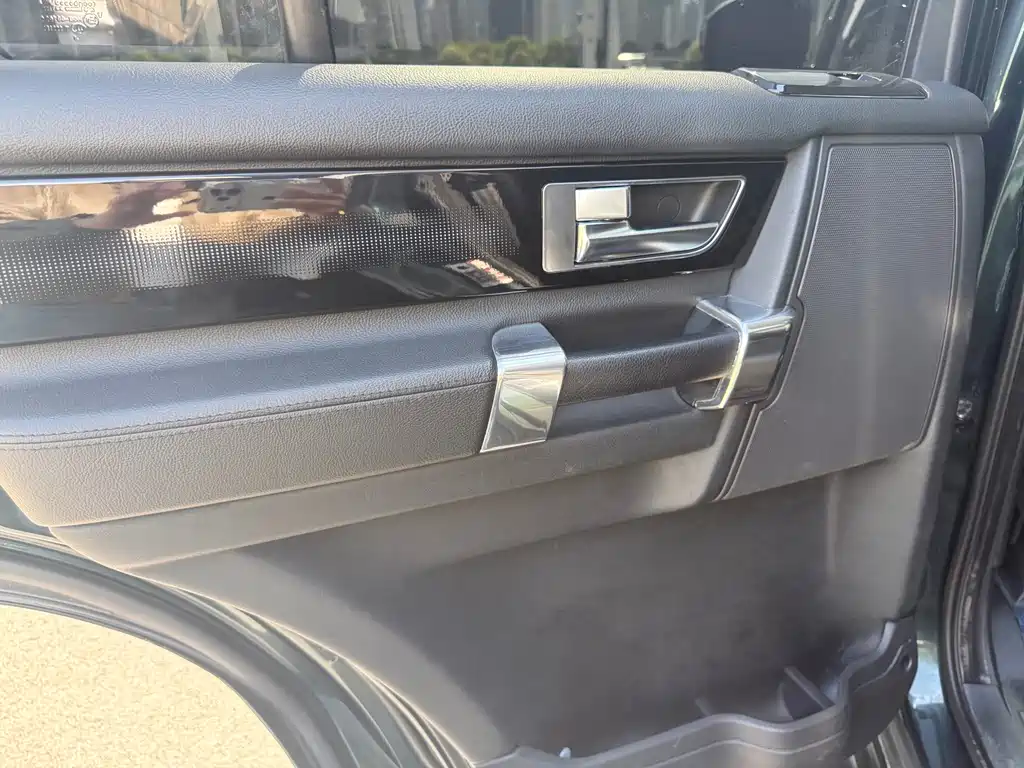 Land Rover Discovery 2014 — фото 20
