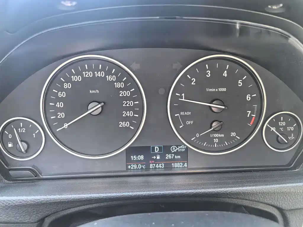 BMW 3 Series 2015 — фото 12