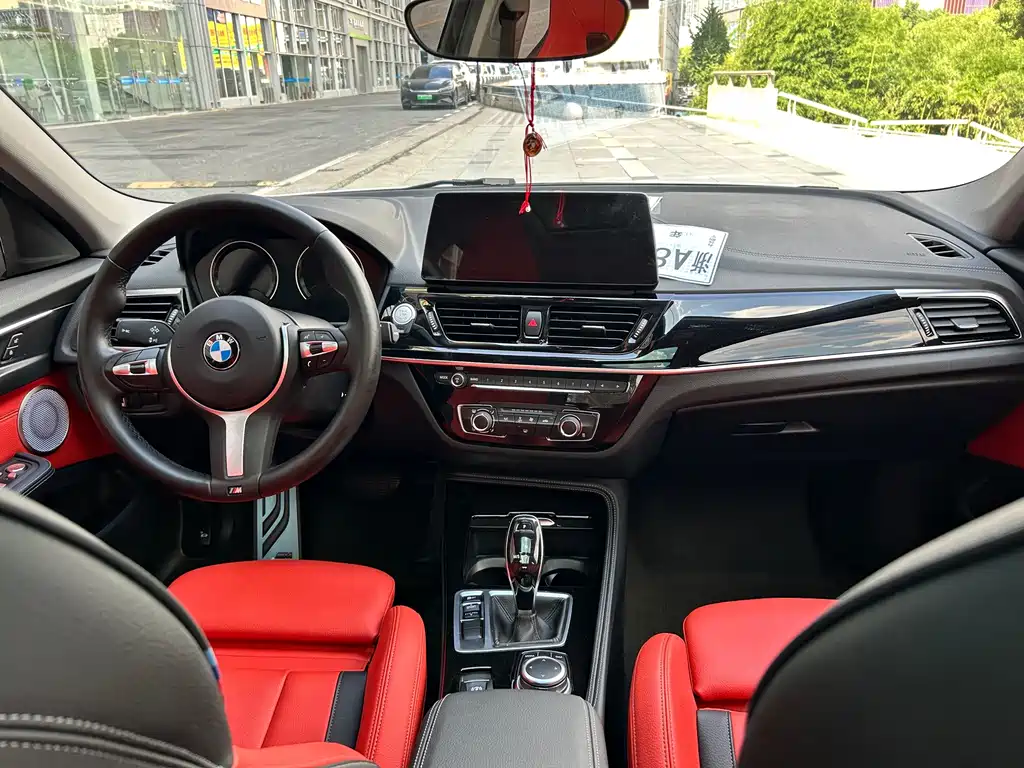 BMW 1 Series 2021 — фото 15