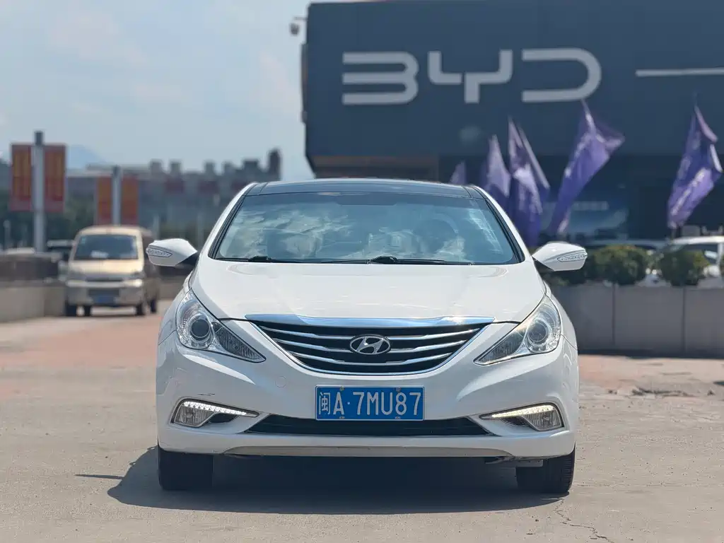 Hyundai Sonata 2014 — фото 2