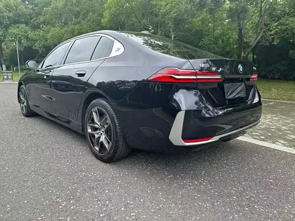 BMW 5 Series 2025